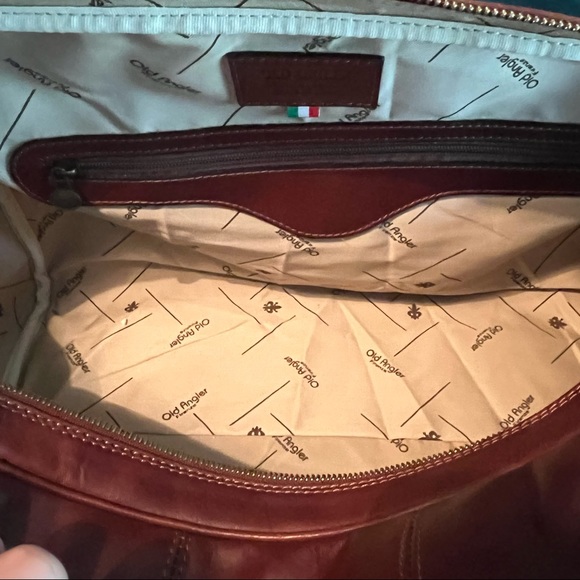Old Angler Leather Duffel Bag with zipper - Picture 5 of 13
